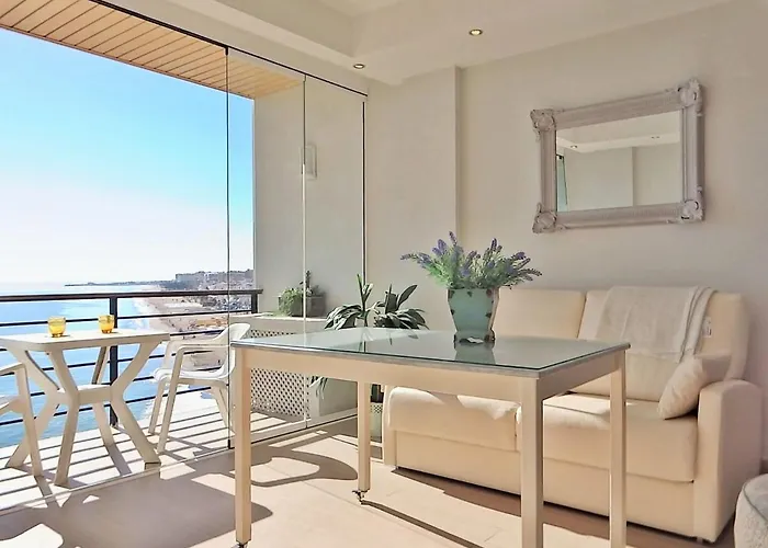 Santa Clara Cornisa Apartment Torremolinos